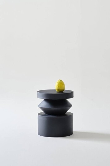 OMARA sidebord ø 34,5 cm Black