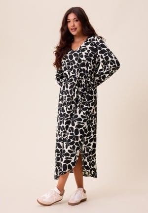 Happy Holly V-neck Viscose Dress Black/Patterned 48/50