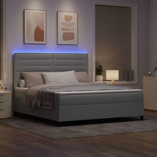 Box Spring Seng med Madrass & LED Lys Lysegrå 180x200 cm Stoff