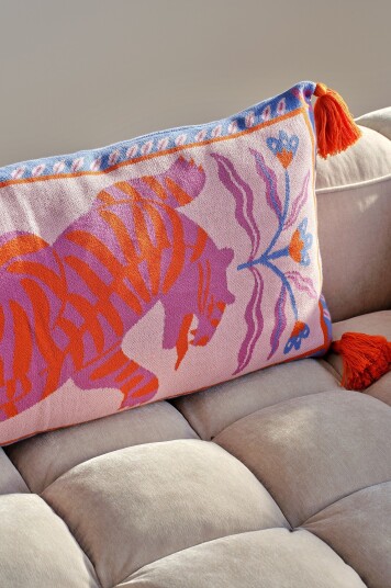 Jotex Pute 45x100 Cm Multi ROAR Kjøp Pynteputer & putetrekk hos Jotex