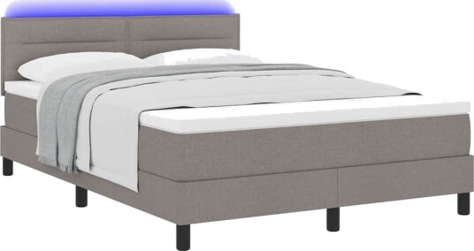 Sengebunn med madrass & LED Taupe 140x190 cm Stoff