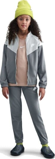 Nike Tracksuit NSW Dri FIT   Grå/Hvit Barn størrelse XL: 158 170 cm