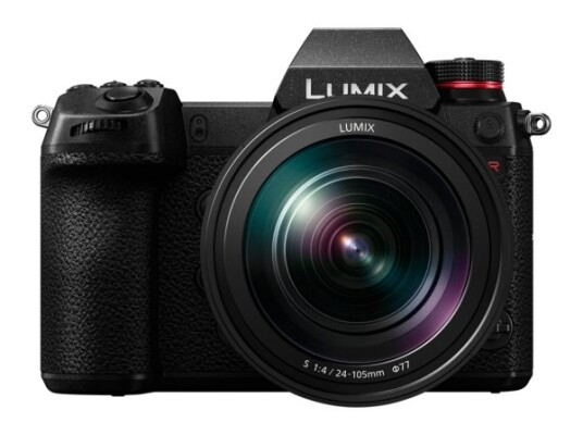 Panasonic Lumix S1r + 24-105mm F/4 Macro O.i.s Panasonic Lumix S1r + 24-105mm F/4 Macro O.i.s