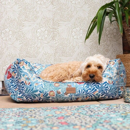 Morris & Co Bower Hundeseng Blå (L)