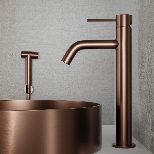 Inr Iconic Nordic Rooms Voyage High Servantbatteri Med Handdusj Brushed Bronze Inr Iconic Nordic Rooms Voyage High Servantbatteri Med Handdusj Brushed Bronze