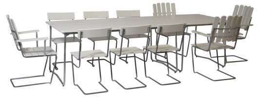 Grythyttan Stålmöbler B31 spisegruppe Hvitlakkert ek/galvanisert stål 4 lenestoler, 6 stoler, bord 84 x 92 cm & bord 170 x 92 cm
