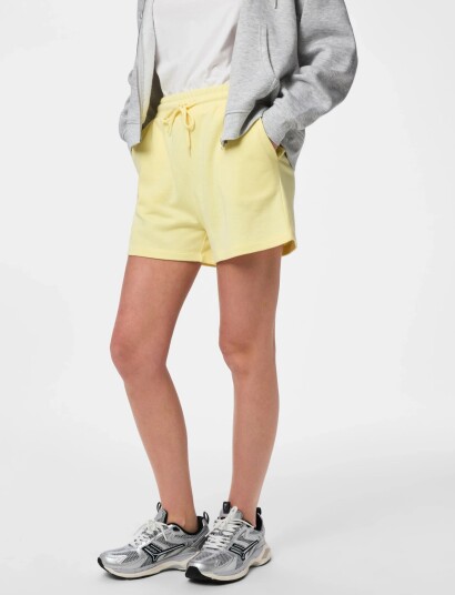 Pieces Pcchilli Summer Hw Shorts Ub Noos Bc Yellow S Pieces Pcchilli Summer Hw Shorts Ub Noos Bc Yellow S
