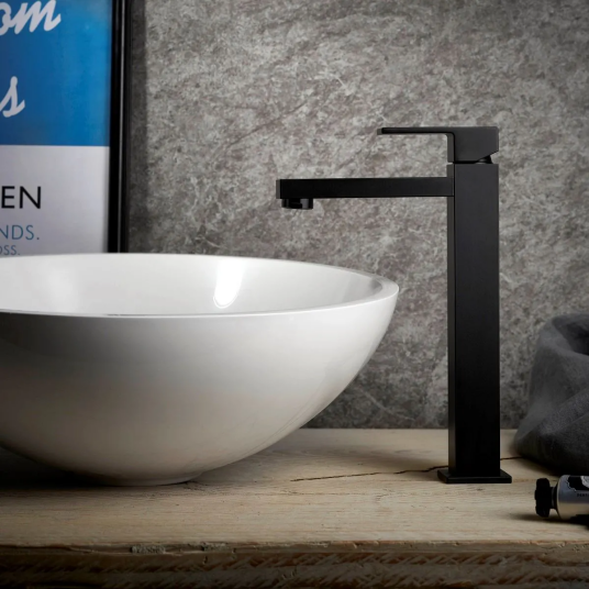 Newform Ergo-Q servantbatteri Høy modell, uten bunnventil, Sort Matt Newform Ergo-Q servantbatteri Høy modell, uten bunnventil, Sort Matt
