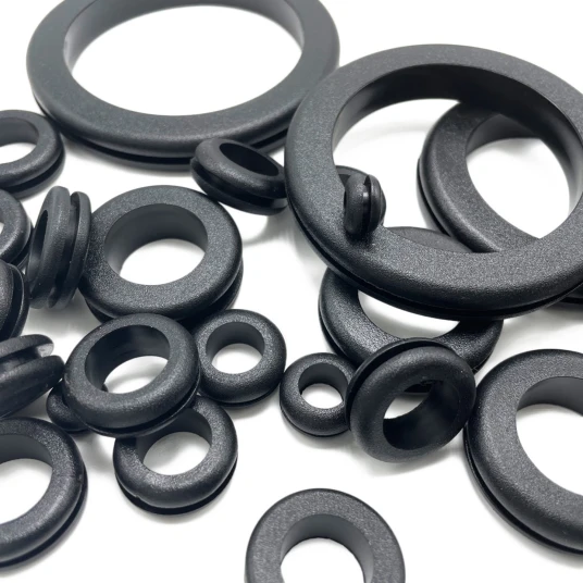 Sort gummigjennomføring ø10mm   Ø12mm Pris er pr stk