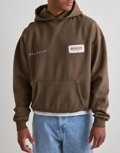 Que Sera Sera Wyatt Washed Hoodie Hoodies Brun