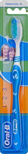 Oral-B Tannbørste 1-2-3 Fresh Medium 40