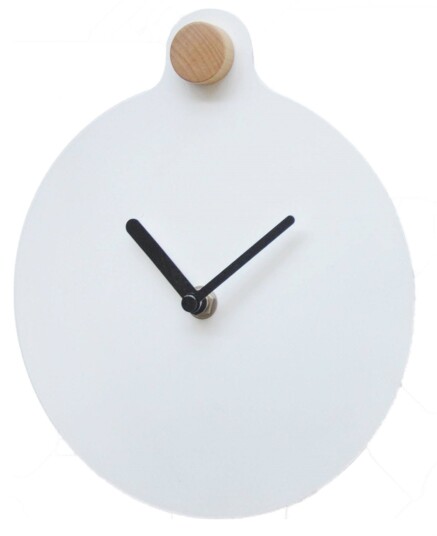Home-tex Veggklokke - Hvit og elegant klokke fra Turiform - Ø18 cm.