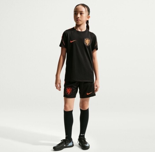 Holland Treningsshorts Dri fit Strike World Cup 2026   Svart/hyper Crimson Barn   Nike størrelse L: 147 158 cm