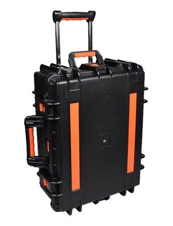 PORT Designs PORT Connect Charging Suitcase PORT Designs PORT Connect Charging Suitcase