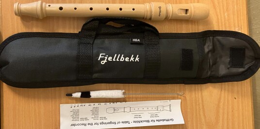 Tussefløyte Fjellbekk i tre med etui Storbekken modell i naturtre uten dekor Tyskprodusert