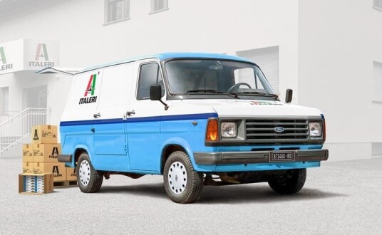 Italeri Ford Transit Modellbil Byggesett 1:24