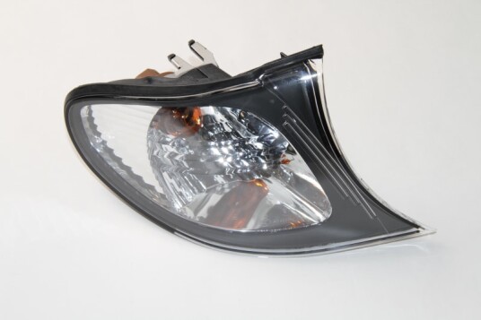 BMW Originaldeler Blinklys 4d hvit 09/01 svart kant høyre Original 63137165850