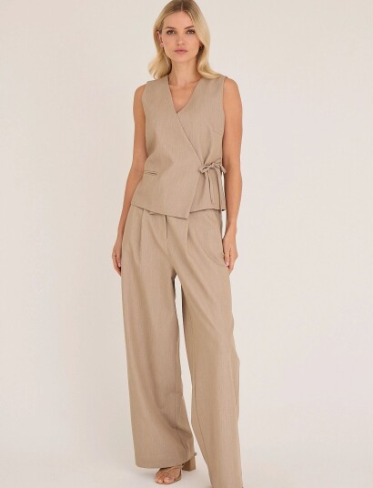 A View Allium Vest Beige 38 A View Allium Vest Beige 38