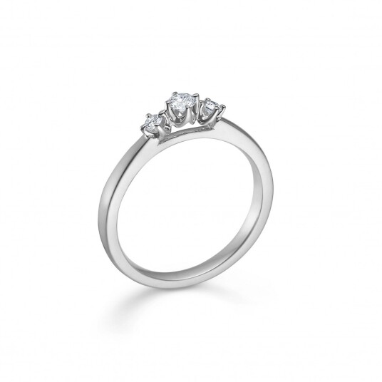 Mads Z Crown Trinity Ring 14 kt. Hvittgull 0,17 ct. 1641717-54 - Dame - White gold Mads Z Crown Trinity Ring 14 kt. Hvittgull 0,17 ct. 1641717-54 - Dame - White gold