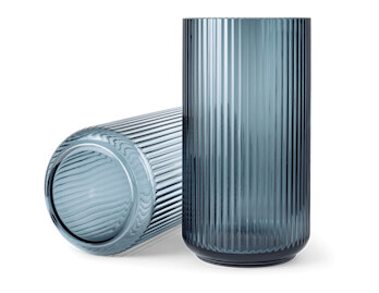 Lyngby Vase Midnight Blue Munnblåst Glass H 38 cm Lyngby Vase Midnight Blue Munnblåst Glass H 38 cm
