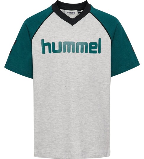 Hummel T skjorte hmlJR Reg V Neck Grå/Mørkegrønn/Svart 9 10 år 134 140 T skjorte Hummel T skjorte hmlJR Reg V Neck Grå/Mørkegrønn/Svart 9 10 år 134 140 T skjorte