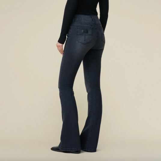 Lois Raval 16 Donatella Black Lois Raval 16 Donatella Black