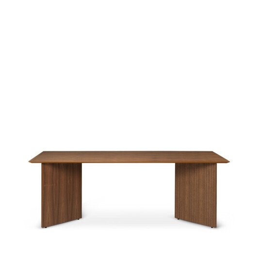 ferm LIVING Mingle spisebord Walnut veneer, 210 cm, vinklede ben av valnøttfinér