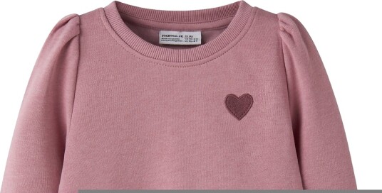 Name It Collegegenser NmfVima Lilas/Heart Broderi Name It 6 år (116) Collegegenser Rosa Name It Collegegenser NmfVima Lilas/Heart Broderi Name It 6 år (116) Collegegenser Rosa