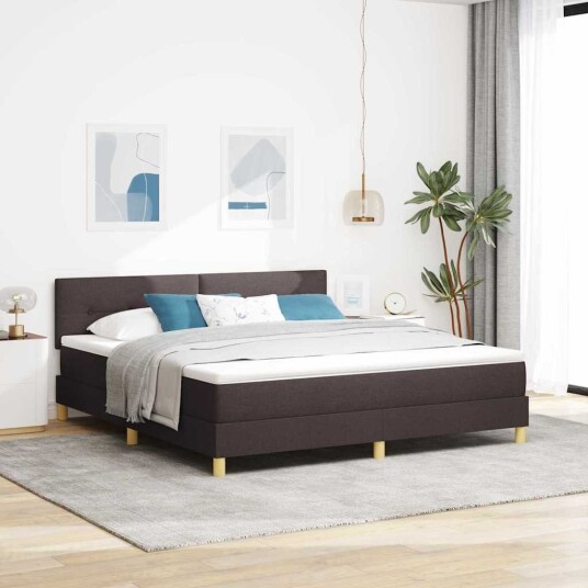  Sengeramme med madrass og LED mørk brun 180x200 cm stoff