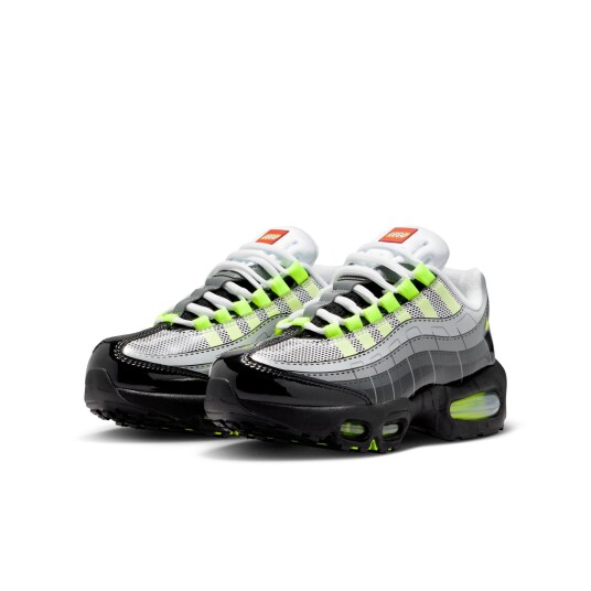 Nike Air Max 95 x LEGO joggesko for store barn