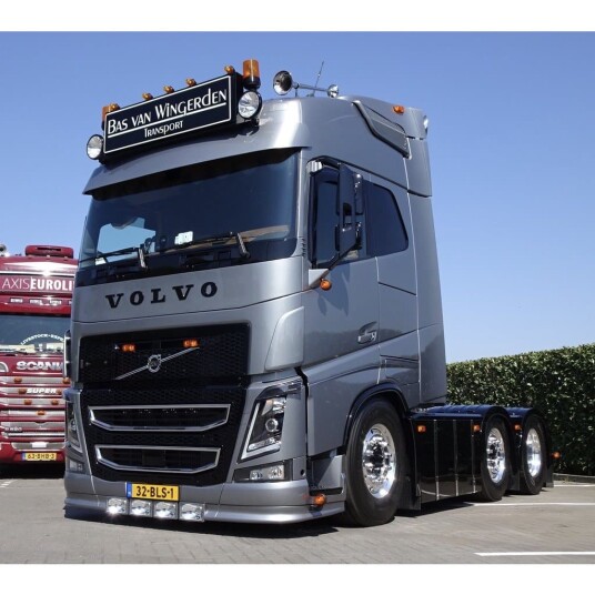 Fox Parts Solskjerm til Volvo FH4/FH5 + FM5 28,5cm rett Velg Type: 5 Lyshull nede