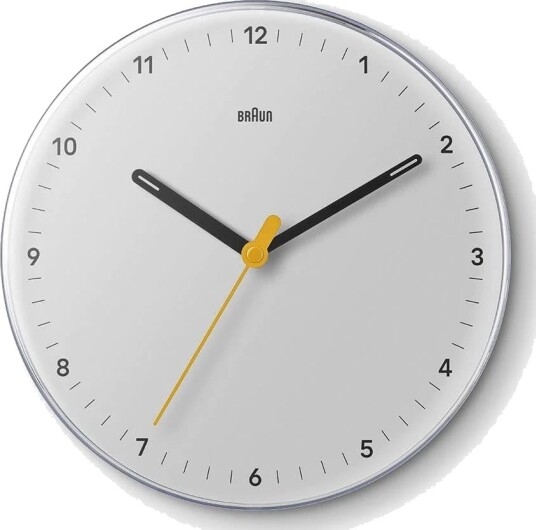 Braun Lydløst hvitt veggur m glassdeksel. Diameter 23cm.