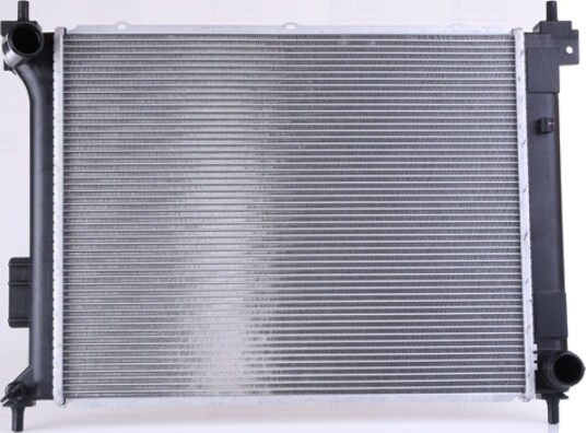 Radiator NISSENS 67615