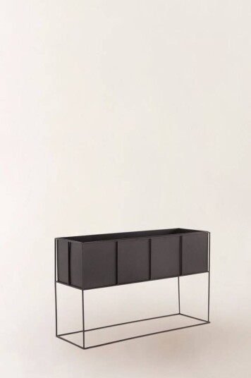Jotex RAFFERTY potte med stativ 80x25 cm Black mdf / metall 1624521-01-0 1626123-01-0