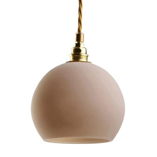 Rowan takpendel medium - Messing / kornet latte Rowan takpendel medium - Messing / kornet latte