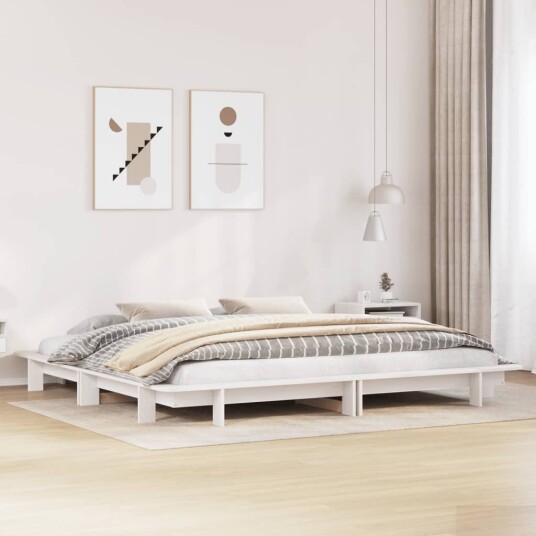  Sengeramme med madrass hvit 200x200 cm heltre furu 8721102946516