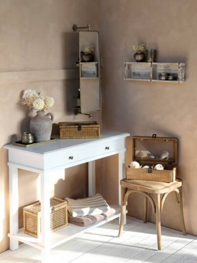 Chic Antique Fransk krakk med flettet sete fra Chic Antique