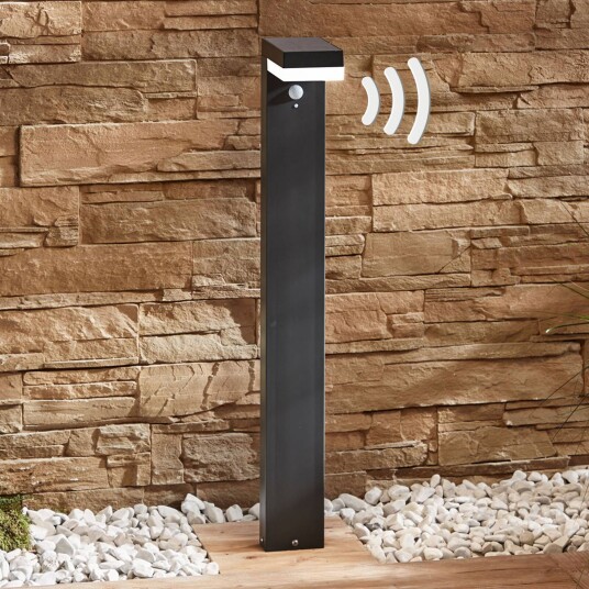 Lindby LED-solcelle-pullertlampe Chioma med sensor Lindby LED-solcelle-pullertlampe Chioma med sensor