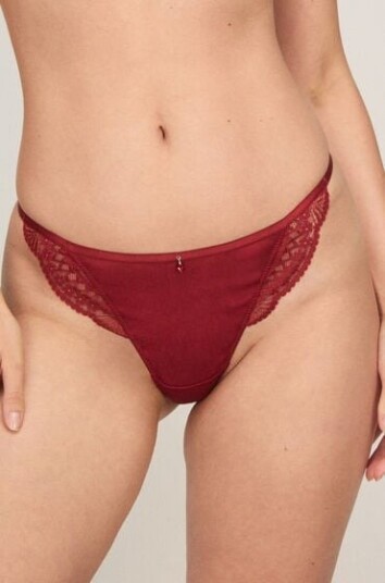 Hunkemöller String med høyt ben Tosca Rød