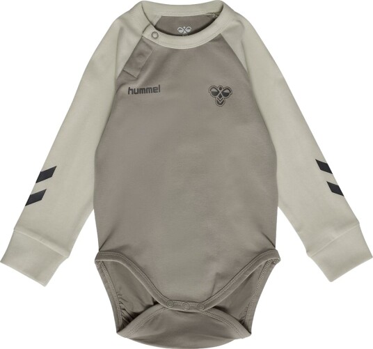 Hummel Body I/e HmlMini Trippel Logo Vintage Khaki Hummel 1 år (80) Langermet Body Beige Brun Grå Hummel Body I/e HmlMini Trippel Logo Vintage Khaki Hummel 1 år (80) Langermet Body Beige Brun Grå