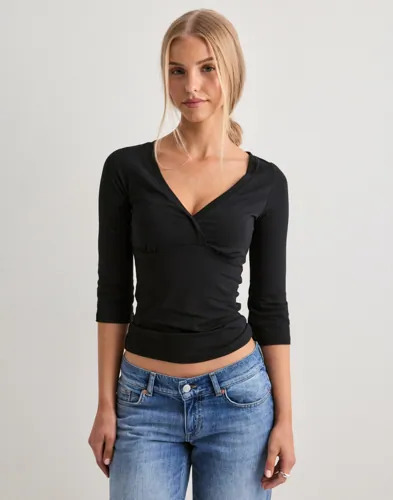 Nelly Svart Wrap Half Sleeve Top