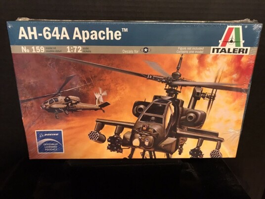 Italeri AH-64A Apache Modellhelikopter 210 mm