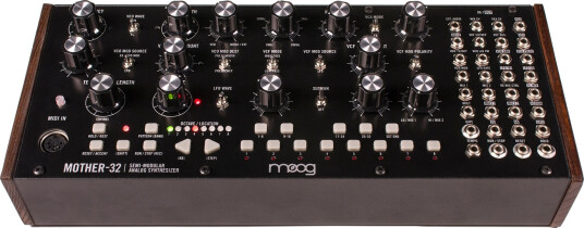 Moog Mother-32 Modulær Synthesizer Semimodulær, 32 Step Seq, 2xfilter, Osc Moog Mother-32 Modulær Synthesizer Semimodulær, 32 Step Seq, 2xfilter, Osc