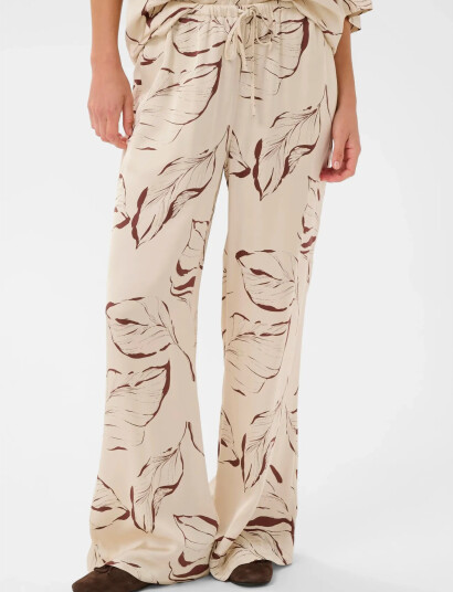 Soaked in Luxury Slclero Flared Printed Pants Cream XS Soaked in Luxury Slclero Flared Printed Pants Cream XS