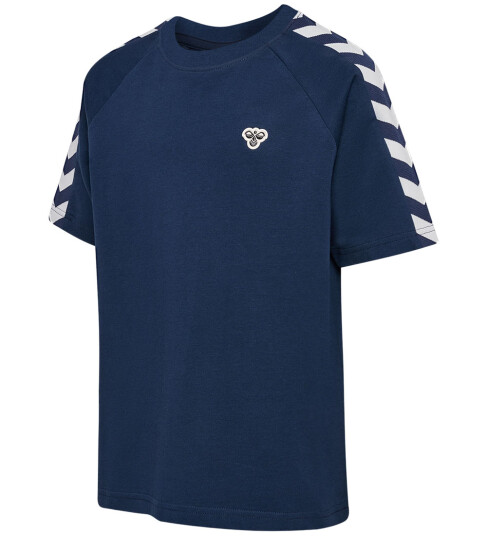 Hummel T skjorte – HmlJR arkiv – Dress Blues m. Logo 7 8 år 122 128 T skjorte Blå Hummel T skjorte – HmlJR arkiv – Dress Blues m. Logo 7 8 år 122 128 T skjorte Blå