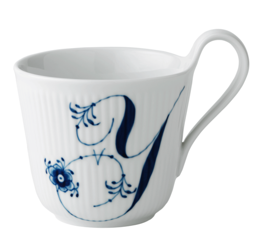 Royal Copenhagen Blue Fluted Plain Alphabet kopp 33 cl Y Royal Copenhagen Blue Fluted Plain Alphabet kopp 33 cl Y