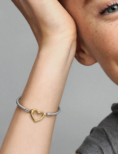 Pandora Snake Chain Sterling Silver Bracelet With 14K Gold Plated Heart Clasp Silver 21 CM