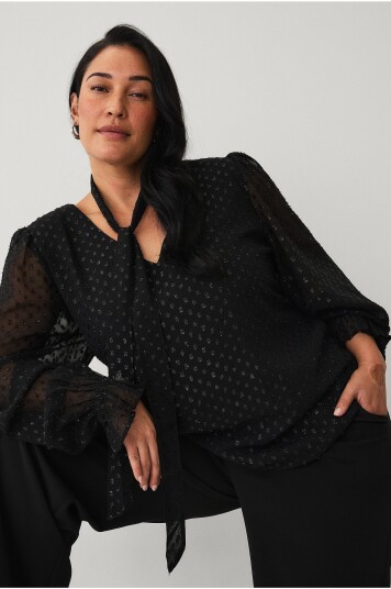 Ellos Plus collection Bluse med skjerf Svart