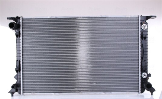 Radiator NISSENS 606466