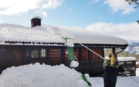 Snowfall genial snømåker for tak - Taksnømåker fjerner snø fra tak uten problem Snowfall genial snømåker for tak - Taksnømåker fjerner snø fra tak uten problem